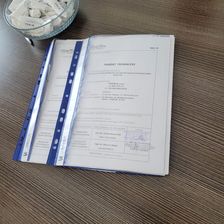 Realizacja zadania  ,,Budowa sieci wodociągowej w ulicy Zielony Zakątek w Hrubieszowie - (Etap A-B)’’ 